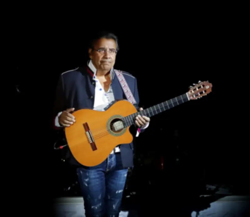 Laurent Voulzy publie ses mémoires « Caché derrière » et se dévoile enfin