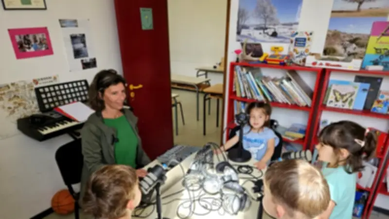 À l’école Marie-Rivier, la web radio POM forme les élèves à l’antenne