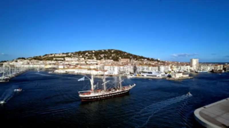 Le Belem, trois-mâts légendaire de 130 ans, brille à Escale à Sète 2026