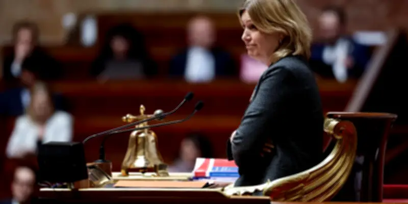 Le camp présidentiel divisé après l'abandon de la réforme du 1er mai