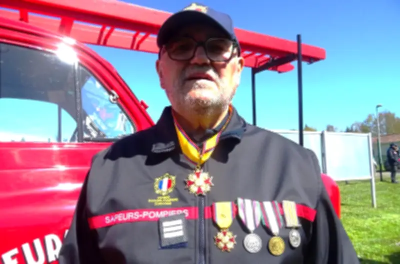 Le capitaine Jean-Pierre Sibelet honoré pour 43 ans d'engagement chez les pompiers de Dordogne