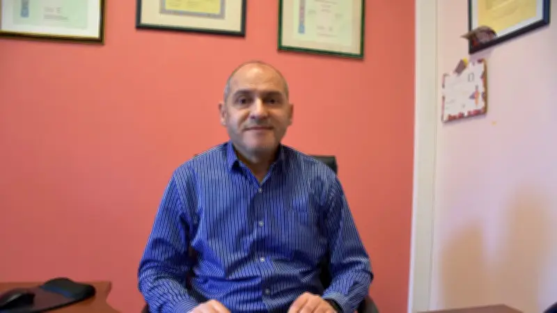 Le cardiologue Emad Loucif alerte sur la dégradation de l'hôpital de Saint-Affrique