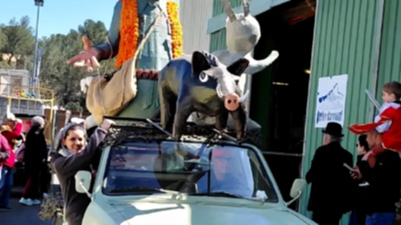 Le Carnaval de Saint-Mathieu-de-Tréviers triomphe malgré le vent