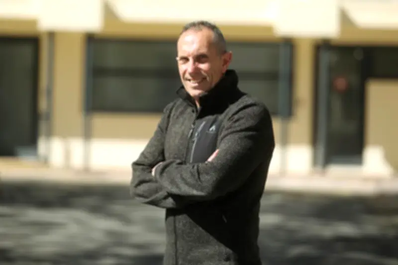 Le commandant des sapeurs-pompiers d'Antibes, Philippe Sophia, prend sa retraite après 30 ans de service