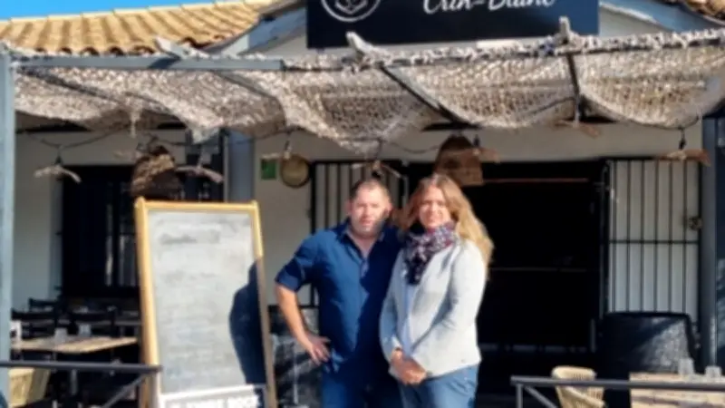 Le Crin Blanc : un bar-brasserie intergénérationnel né d'une passion camarguaise