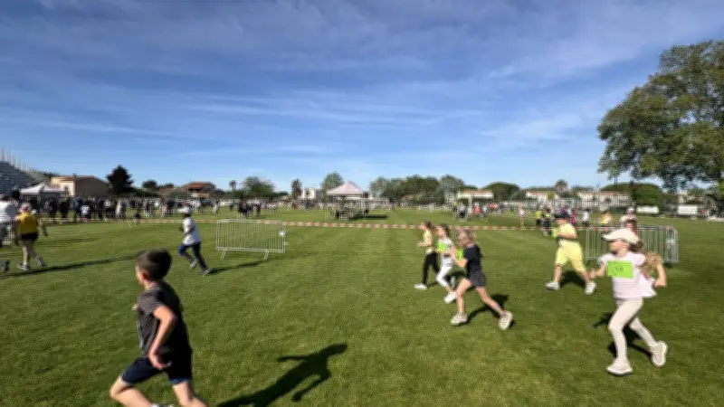 Le cross annuel de Lunel-Viel : 300 élèves relèvent le défi de l'endurance sous le soleil