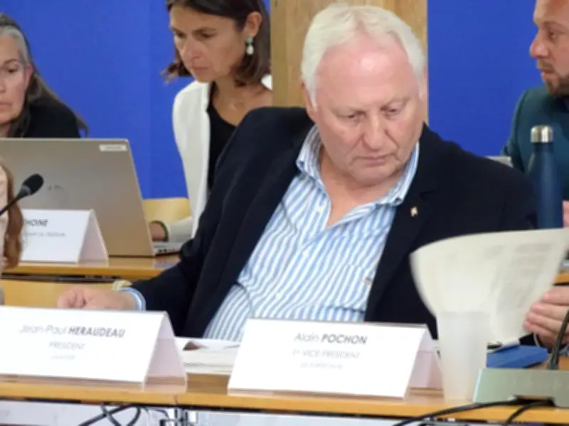 Île de Ré : Baisse de la taxe ordures ménagères et débat budgétaire apaisé avant le vote final