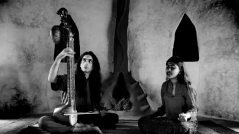 Le duo Azarak fusionne musique indienne et occidentale à Mialet
