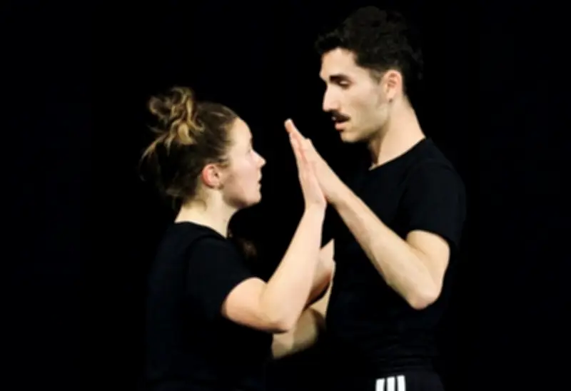 Le duo Ninika dévoile « UDA », une pièce de danse contemporaine sur l'eau et le renouveau