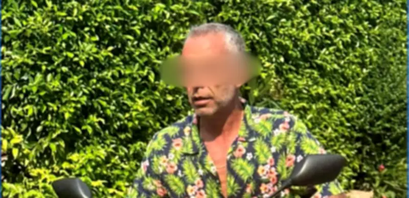 Le faussaire présumé 'Mozart du faux document' clame son innocence depuis la Santé