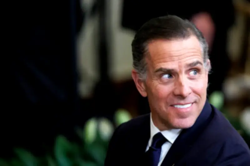 Le fils de Joe Biden défie les fils de Trump dans un combat en cage