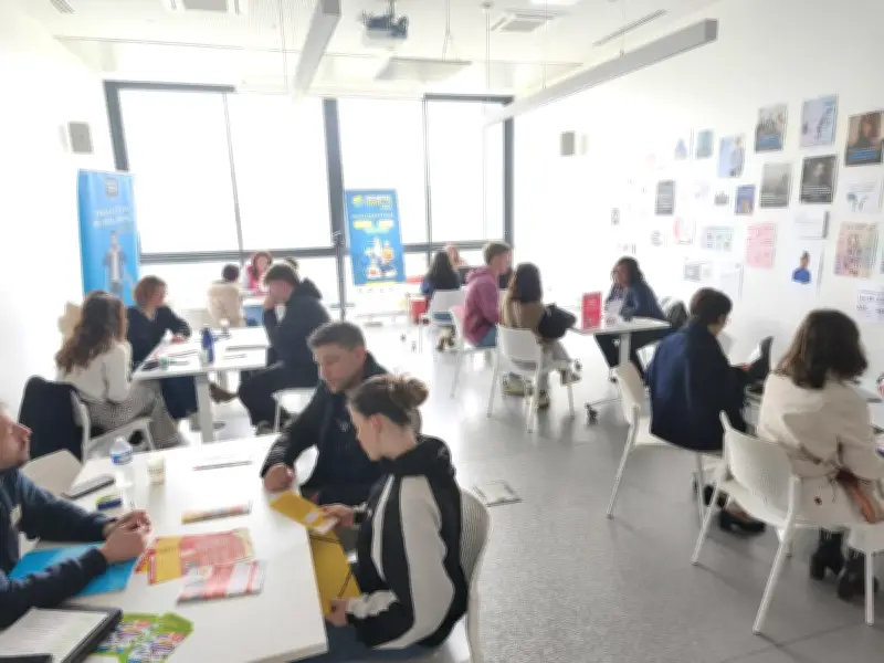 Le Forum job d'été du Béarn des gaves connecte jeunes et entreprises pour l'emploi saisonnier