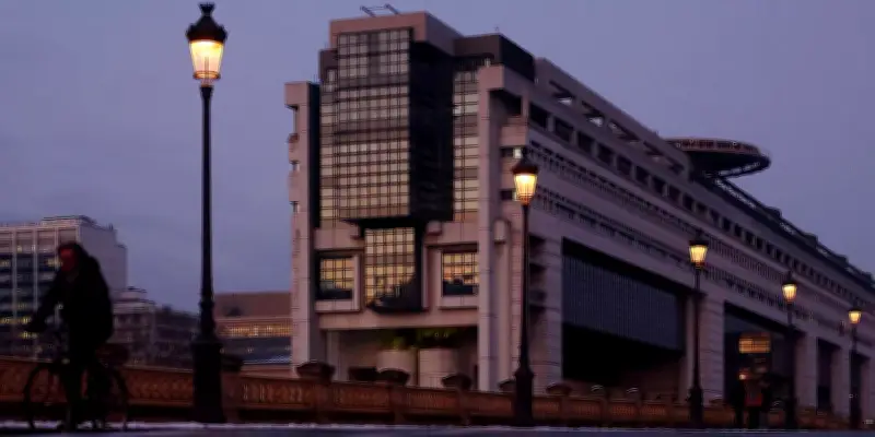 Le gouvernement envisage un gel de 6 milliards d'euros de dépenses pour le budget 2026