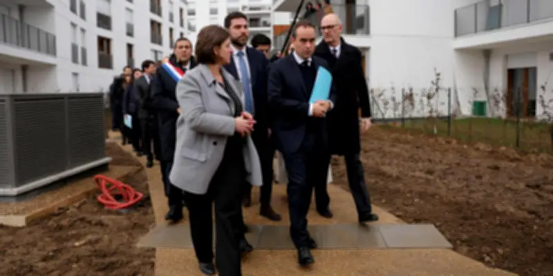 Le gouvernement relance la construction de logements mais supprime l'aide aux maires bâtisseurs