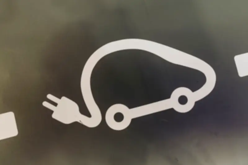 Le gouvernement utilise les surplus fiscaux carburant pour accélérer l'électrification