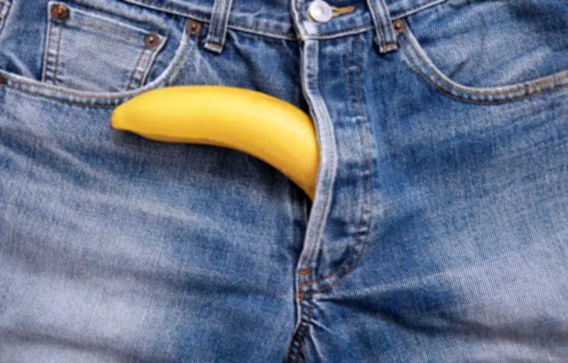 Le 'jelqing', technique viriliste dangereuse qui séduit les jeunes sur les réseaux