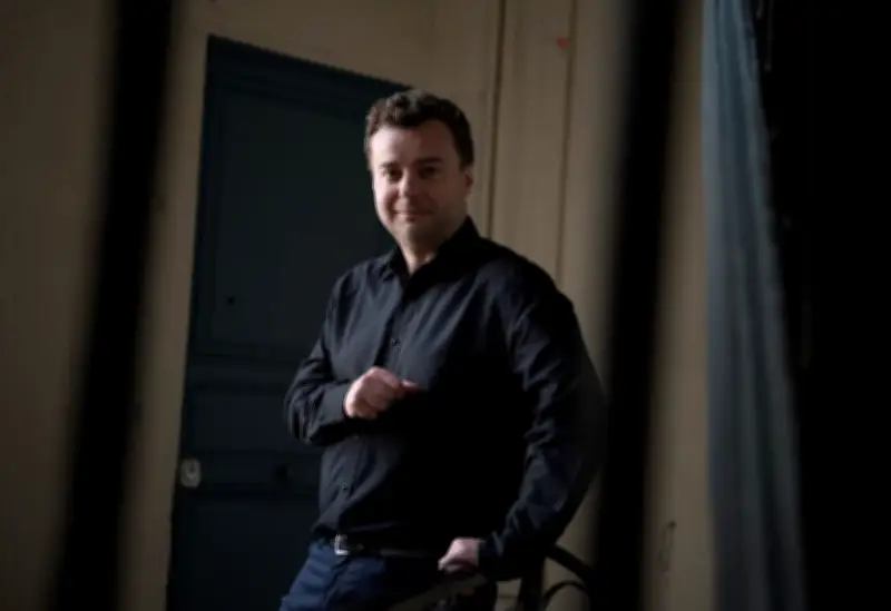 Le journaliste Frédéric Pommier révèle avoir été victime de viols durant son enfance