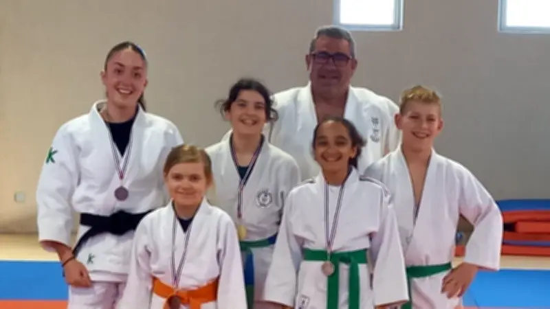 Le Judo Club Mézois brille avec ses jeunes talents et son coach historique
