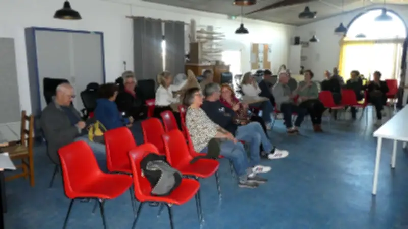 Le Mas Foucart d'Aubais fascine toujours : une conférence historique attire les foules