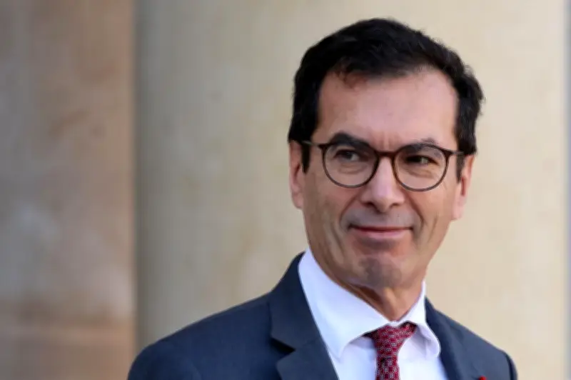 Le ministre du Travail lance un kit de prévention et un bouton d'alerte contre l'absentéisme