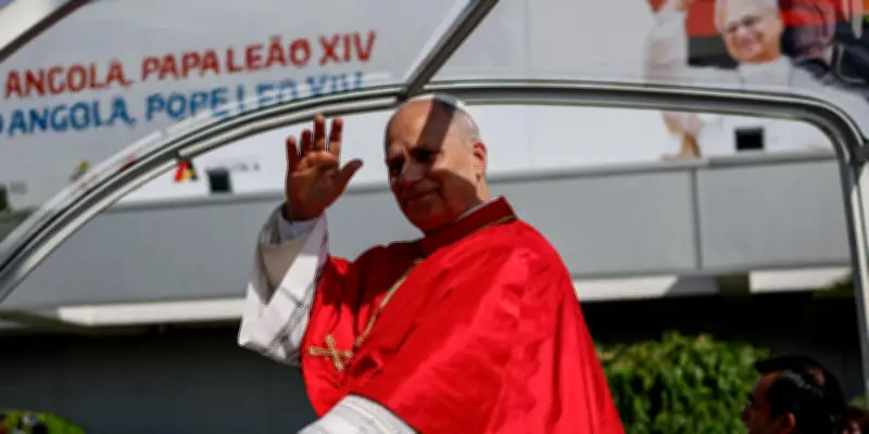 Le Pape dénonce en Angola les désastres sociaux et environnementaux de l'exploitation