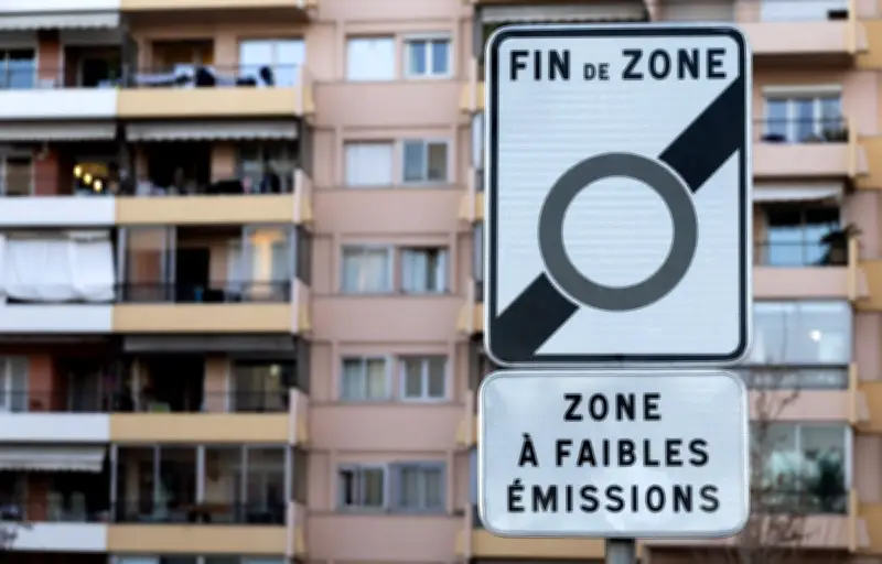 Le Parlement adopte la loi de simplification économique, controverses sur les ZFE et l'environnement