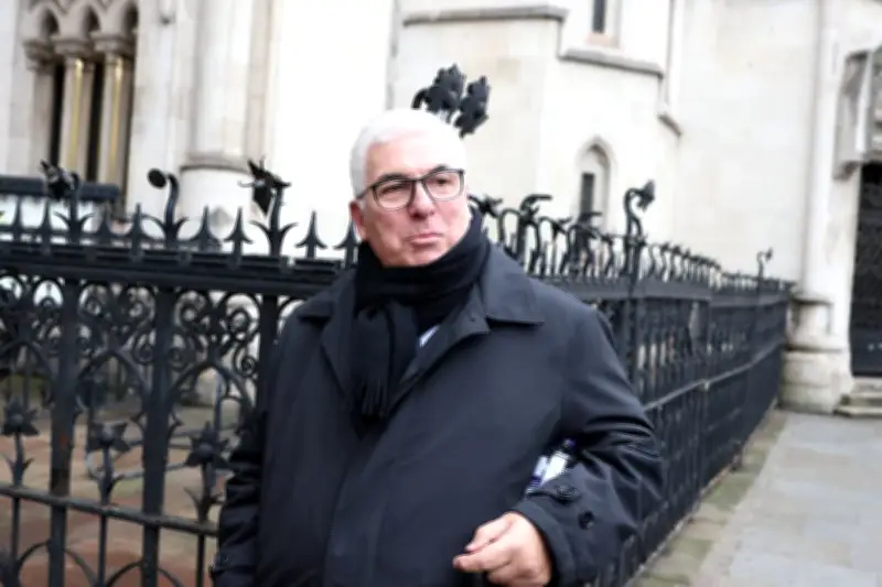 Le père d'Amy Winehouse débouté en justice face à deux amies de la chanteuse