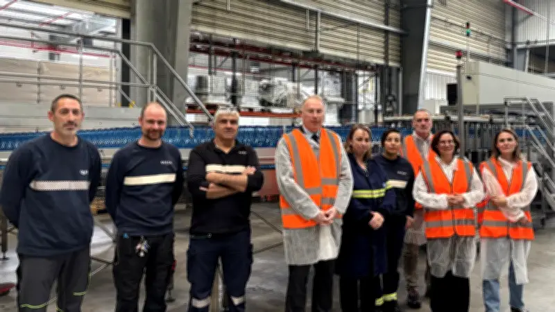 Le préfet visite l'usine d'embouteillage des eaux de Quézac