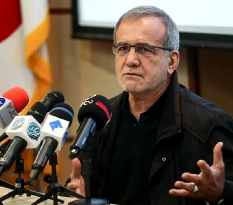 Le président iranien dénonce les frappes israélo-américaines comme un crime de guerre