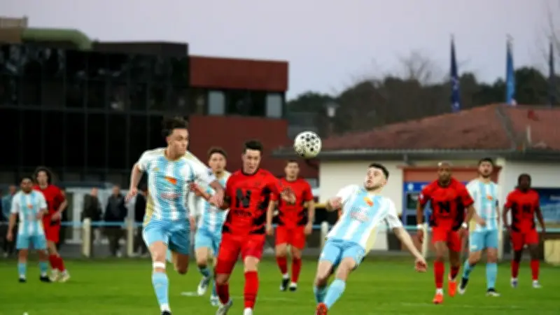 Le Racing d'Agde en lutte acharnée pour le maintien après une lourde défaite à Tarbes