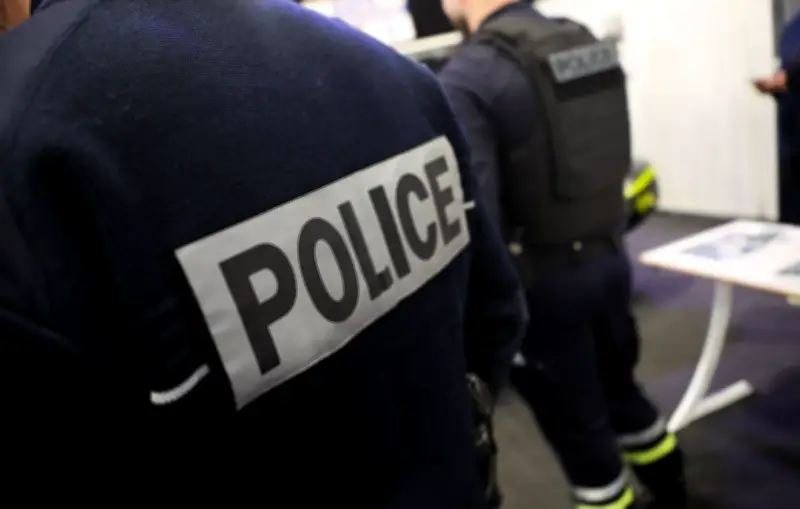 Le réalisateur de séries libéré après la mort de son épouse à Paris