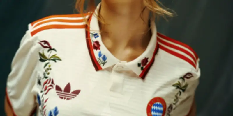 Le retour en force du maillot de football vintage dans les rues françaises