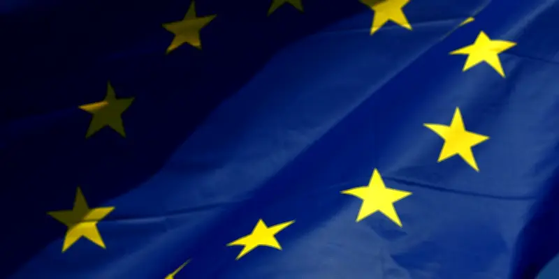 Le retrait du drapeau européen par des mairies RN, une insulte à la République