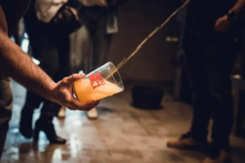 Le sagardo, vin de pomme basque, célébré dans les cidreries comme la Kupela Sagardotegia à Bayonne