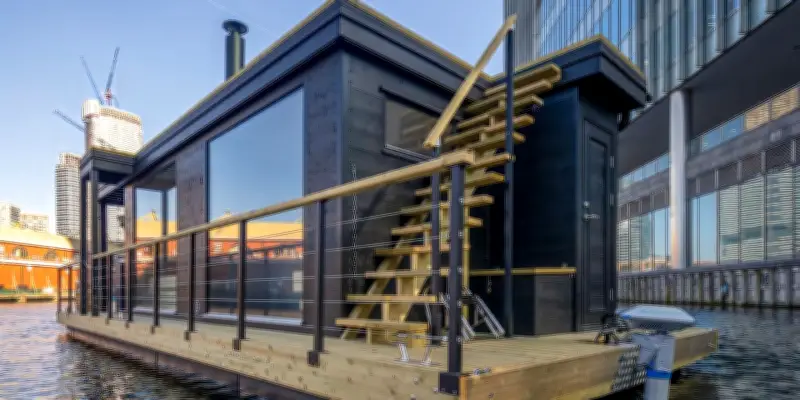 Le sauna flottant de Brest : une expérience unique entre mer et chaleur