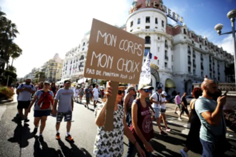 Le Sénat enquête sur la « manosphère » : le masculinisme, un commerce florissant qui exploite le mal-être des jeunes hommes