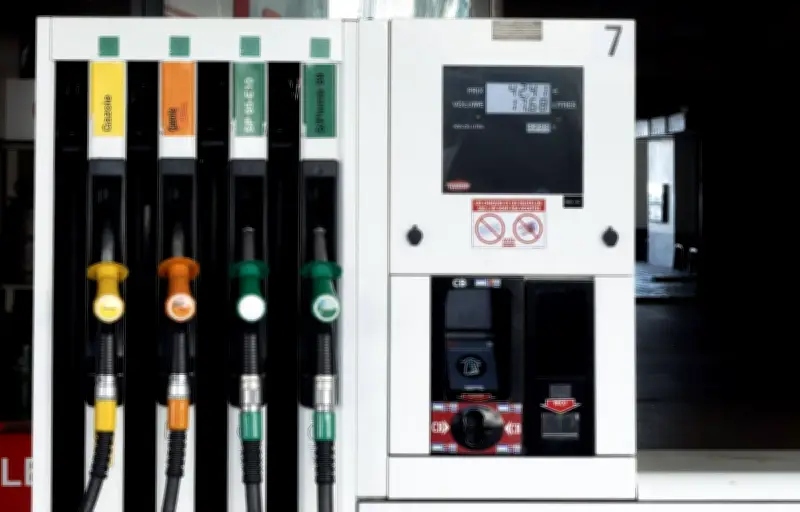 Le SP95-E10 repasse au-dessus des 2 euros le litre en France