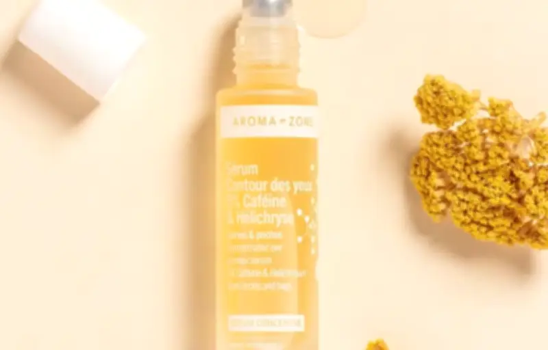 Le sérum contour des yeux Aroma-Zone, un soin efficace contre la fatigue à 5,50€