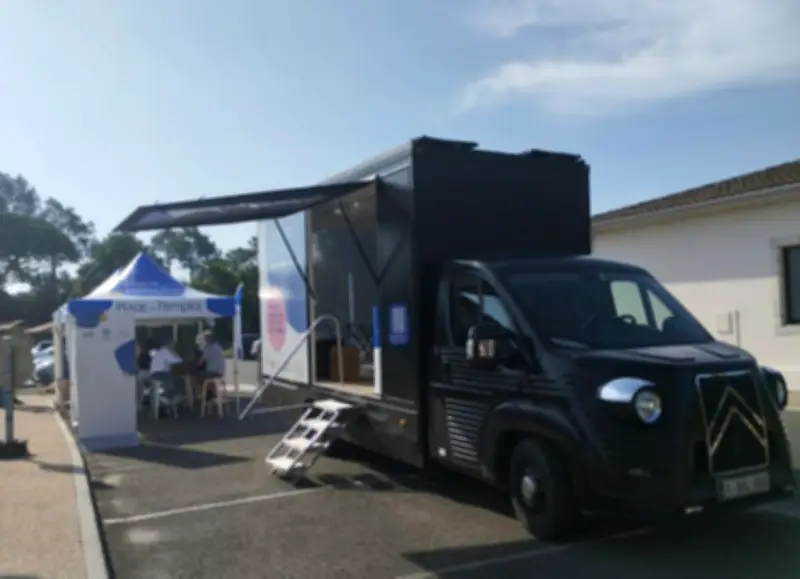 Le Truck de l'emploi de France Travail s'installe à Léon pour rapprocher recruteurs et chercheurs d'emploi