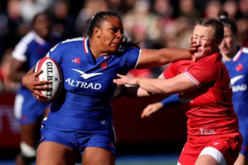 Le XV de France féminin domine le pays de Galles et garde le Grand Chelem en vue