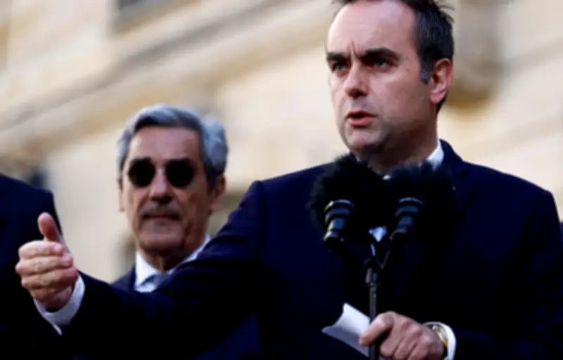Lecornu annonce des aides ciblées face à la flambée des prix des carburants
