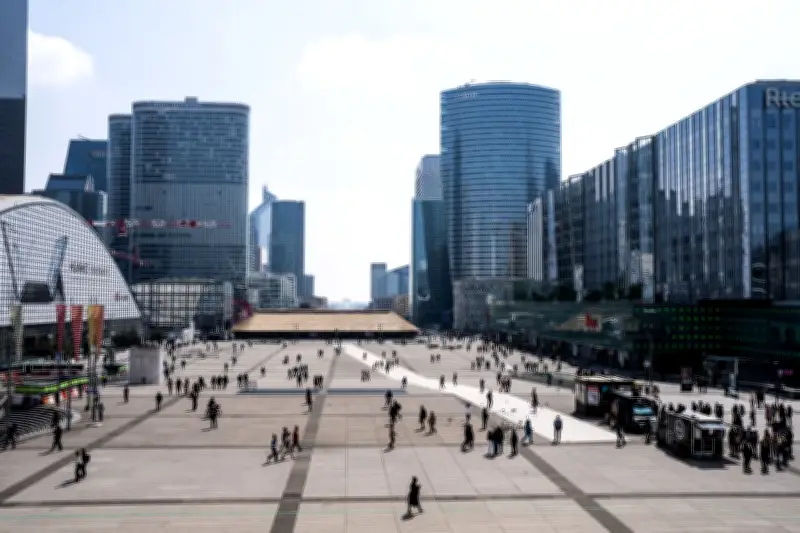 L'emploi des cadres en forte reprise : 305 800 embauches prévues en 2026