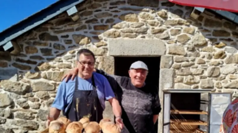 Les Amis du Jounié célèbrent Pâques avec une fête traditionnelle autour du four à pain