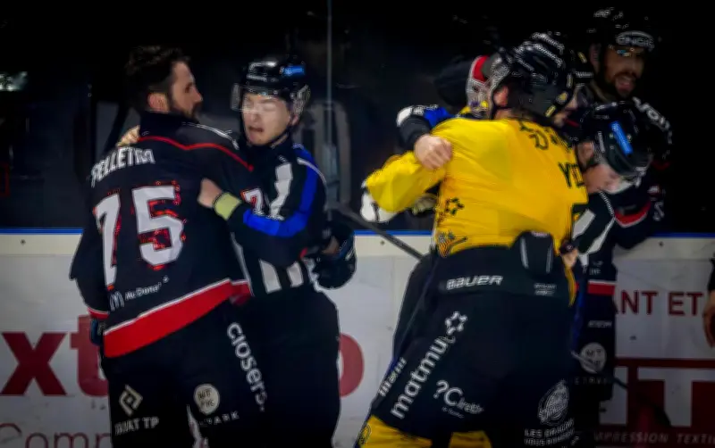 Les bagarres au hockey : interdites en France mais légendaires en NHL