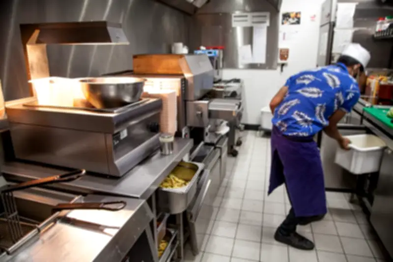 Les dark kitchens : une réalité peu reluisante derrière les menus clés en main