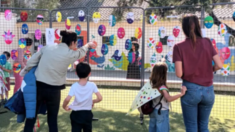 Les enfants de Teyran célèbrent l'Italie avec des masques et une visite intergénérationnelle