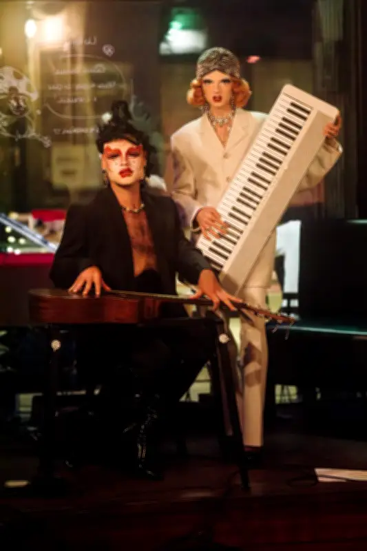 Les Fluides : un cabaret drag queer lance son premier spectacle à Bordeaux