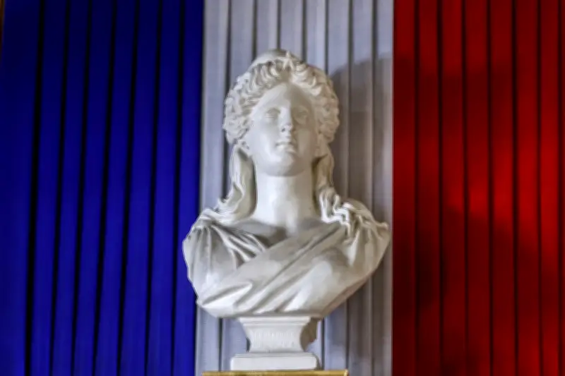 Les Français attachés mais désenchantés : la République face à ses paradoxes