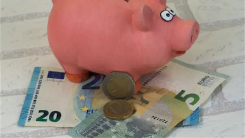 Les Français champions de l'épargne avec un magot record de 6 500 milliards d'euros