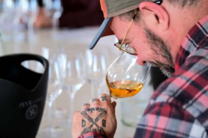 Les Français tournent le dos à l'alcool quotidien : la modération devient la norme